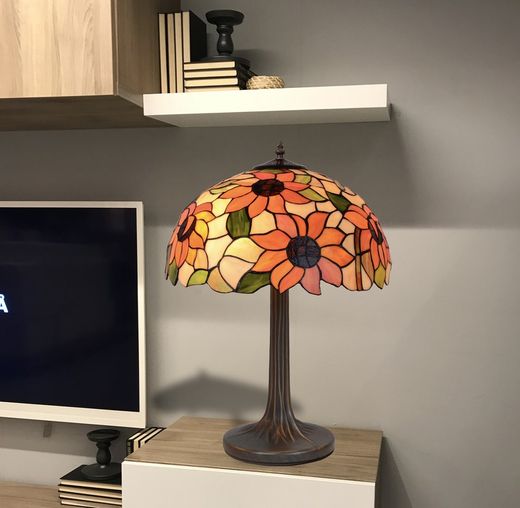 Headlines, headlines! We have brilliant and exciting news to share with all our Tiffany lighting fans!