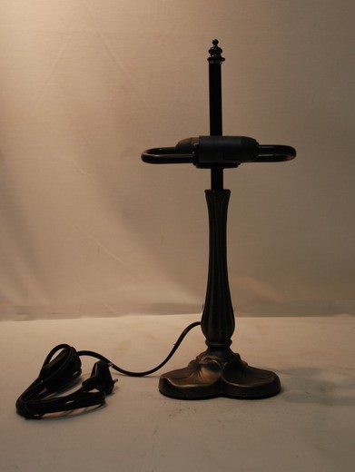 Instalação de mesa em forma de trevo 2 luzes E14 para abajur diâmetro 20cm