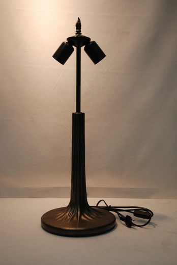 Larger tree-shaped desktop installation 2 lights for screen minimum diameter 40cm