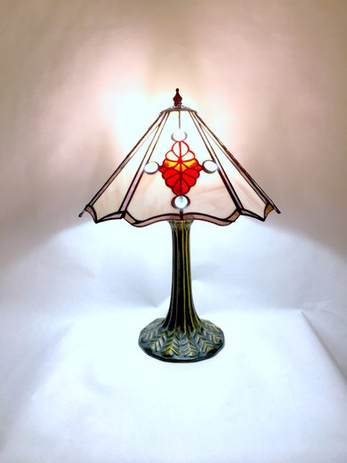 Tiffany-Tischlampe mit rotem Ornament, Durchmesser 34 cm, National-Serie