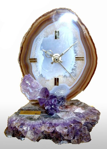 Agate watch on small amethyst base