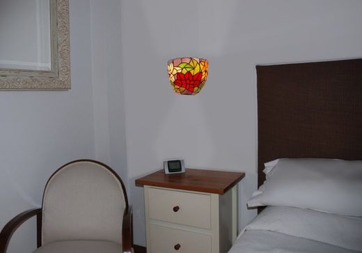 Wenden Sie Serie Güell Tiffan und Seitenlicht 25cm an