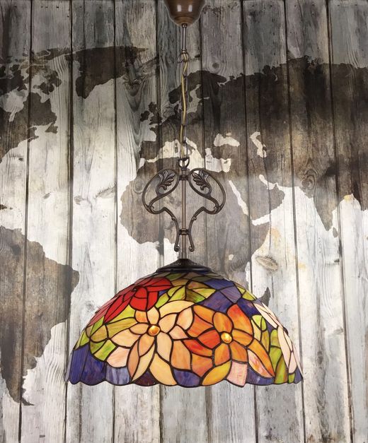 Pingente de teto diâmetro maior 40cm com corrente e ornamento fundido Série Tiffany Güell