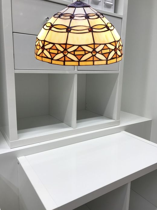 Mittlerer Deckenanhänger, Durchmesser 30 cm, mit Kette und Ornamentguss, Tiffany Ivory Series