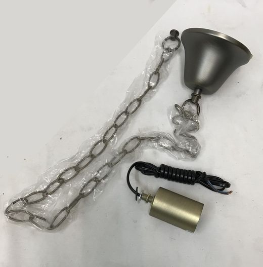 Mittlerer Deckenanhänger, Durchmesser 30 cm, mit Kette und Ornamentguss, Tiffany Ivory Series