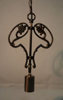 Deckeneinbau mit Gusseisenornament 1 Leuchte E27