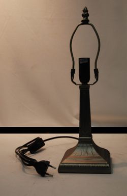 Tabletop installation with square base 1 light for lampshade diameter 20cm