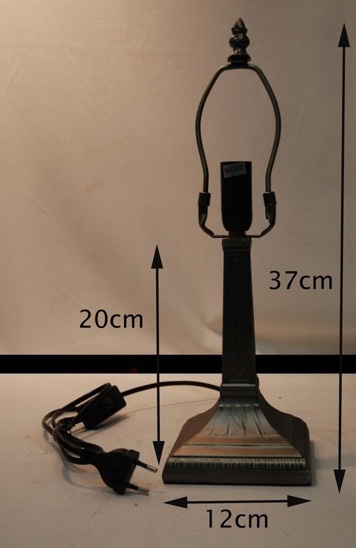 Tabletop installation with square base 1 light for lampshade diameter 20cm