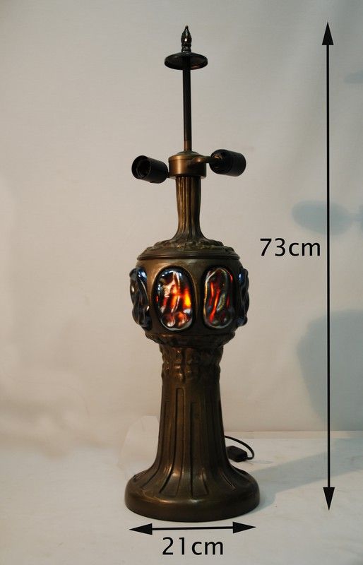 Tabletop installation with glass and interior light 2+1 E27 lights for lampshade diameter 40cm