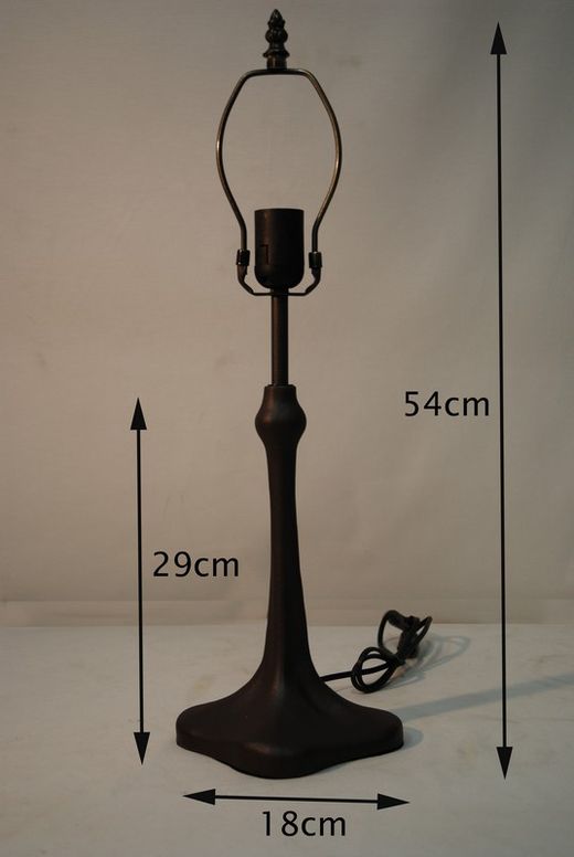 Instalación sobremesa mayor 32B con forma. 1 portalámparas aconsejada para pantallas de diámetro 30cm
