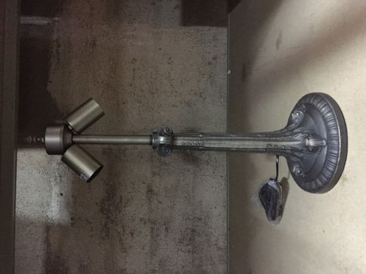 Instalación sobremesa mayor forma árbol 2 luces E27 para pantalla mínimo diámetro 40cm