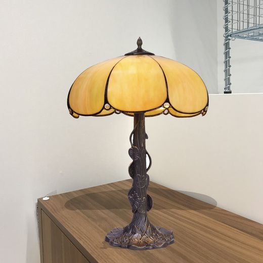 Lampe de table Tiffany avec socle à feuilles Série Virginia diamètre 45cm de "Tiffan et lumière"