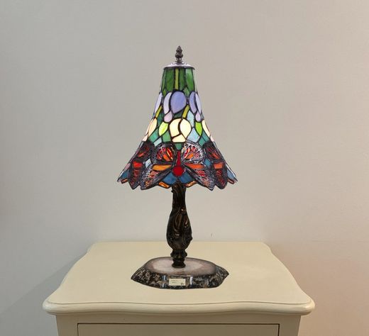 Tischleuchte mit hellem Achatsockel Butterfly Serie d.25 von „Tiffan and Light“