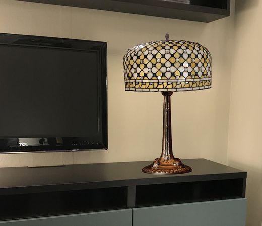 Tiffany-shaped Table Lamp Queen Series Diameter 45m Tiffan and Light