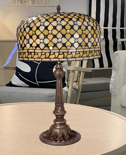 Table Lamp frame with red glass opaline Tiffany Queen Series Diameter 45m Tiffan and Light