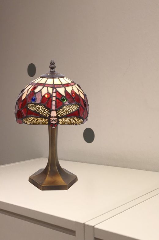 Lámpara De Sobremesa Serie Belle Rouge base hexagonal Diámetro 20cm Tiffan y Luz