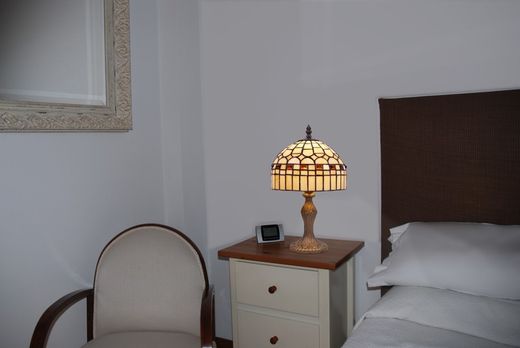 Compact Series Table Lamp Diameter 20cm Tiffan and Light