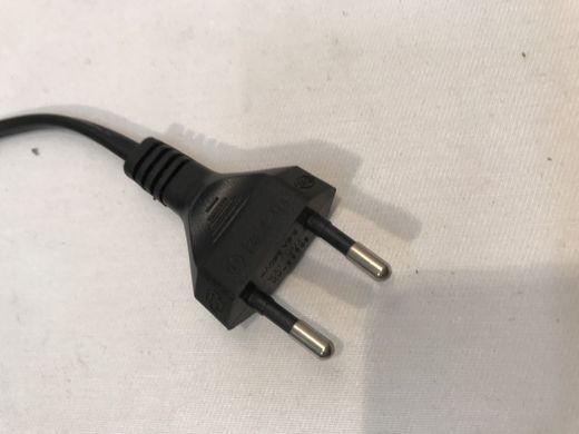 Tischlampe der Hexa-Serie mit Blättern am Fuß Durchmesser 40 cm