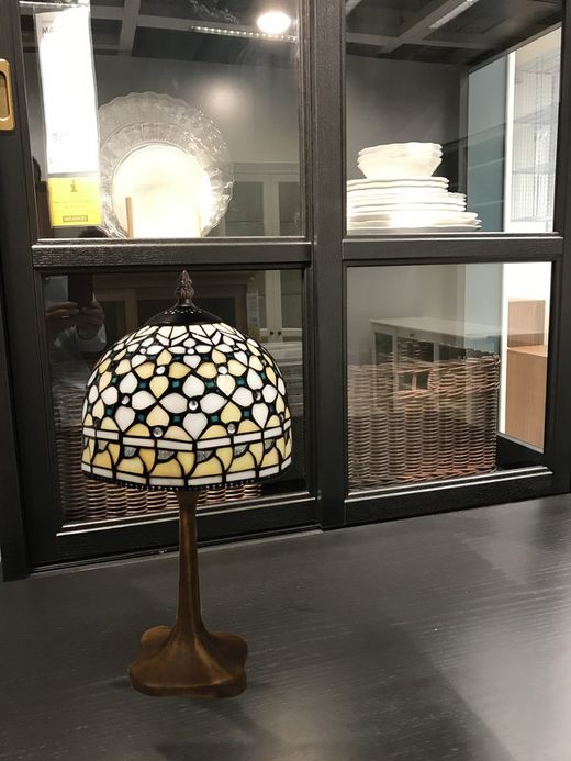 Candeeiro de mesa Queen Series base em forma de ferro Diâmetro 20cm Tiffan e Light