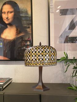 Lámpara De Sobremesa  Tiffany con base árhexagonal Serie Queen Diámetro 30cm Tiffan y Luz certificado original opalinas de cristal de americano alta calidad modernista