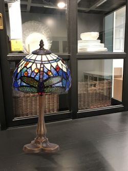 Tiffany Table Lamp Series Belle Epoque clover-shaped base Diameter 20cm Tiffan and Light