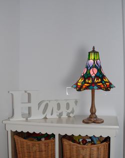 Tiffany Tischlampenserie Schmetterling Durchmesser 25cm Tiffan und Licht