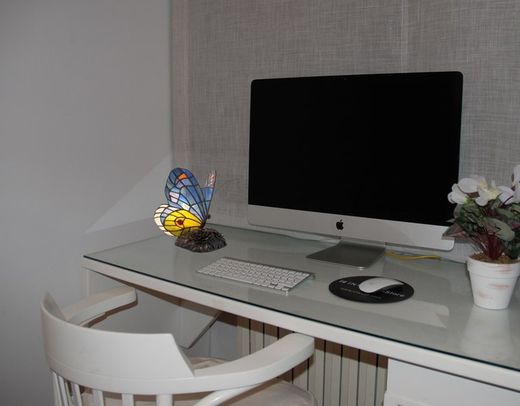 Tiffany Blue and Yellow Tiffan Butterfly Lamp and Light Height 26cm