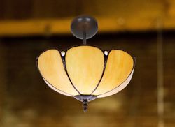 Luminária de teto baixo Virginia Series diâmetro 45cm de "Tiffan and light"