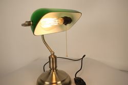 Vintage grüne Banker-Tischlampe