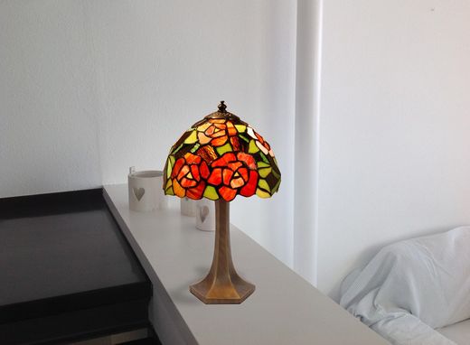 Sobremesa base de foma con pantalla  Tiffany diámetro 30cm