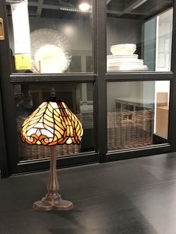 Foma Tischlampe mit Tiffany Lampenschirm Dalí Serie Durchmesser 20cm