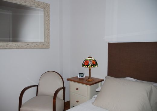 Tischlampe mit Foma-Sockel und Tiffany-Lampenschirm Rosy Series Durchmesser 20 cm