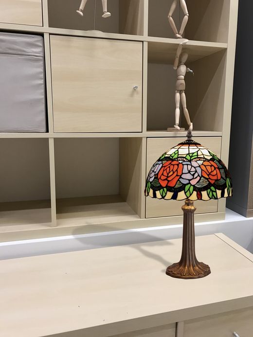 Tischlampe mit Foma-Sockel und Tiffany-Lampenschirm Rosy Series Durchmesser 20 cm