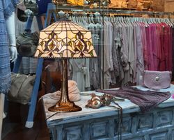 Foma Base Tischlampe mit Tiffany Lampenschirm Durchmesser 40cm