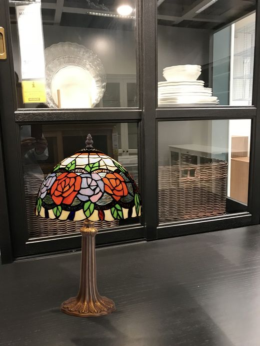 Tischlampe mit Foma-Sockel und Tiffany-Lampenschirm Rosy Series Durchmesser 20 cm