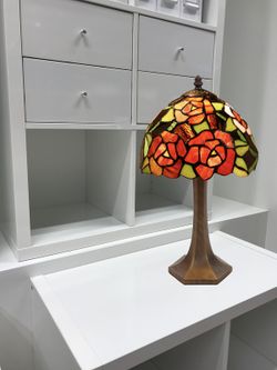 Sobremesa base de foma con pantalla  Tiffany diámetro 30cm