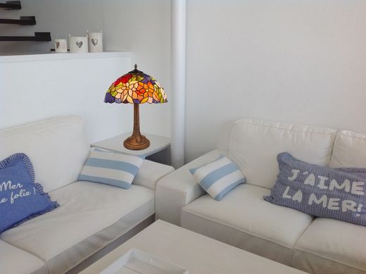 Größere Basis-Tischlampe mit Tiffany-Formen, Durchmesser 40 cm, Güell-Serie