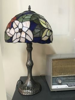 Medium table lamp base with Tiffany shape diameter 30cm Series Güell