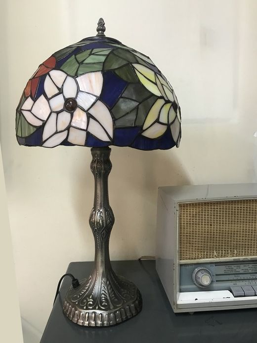 Medium table lamp base with Tiffany shape diameter 30cm Series Güell