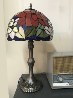 Medium table lamp base with Tiffany shape diameter 30cm Series Güell
