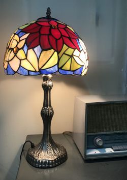 Medium table lamp base with Tiffany shape diameter 30cm Series Güell