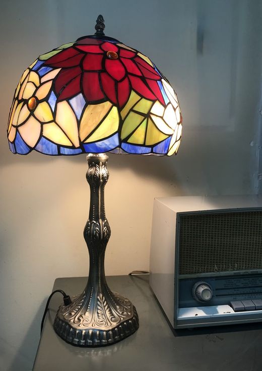 Medium table lamp base with Tiffany shape diameter 30cm Series Güell