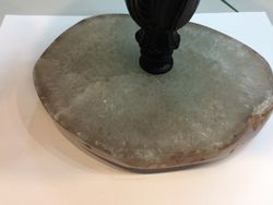 Sobremesa mediano Tiffany diámetro 30cm Serie Queen con base ágata clara de "Tiffan y luz"