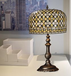 Tiffany medium table lamp diameter 30cm Queen Series of "Tiffan and light"
