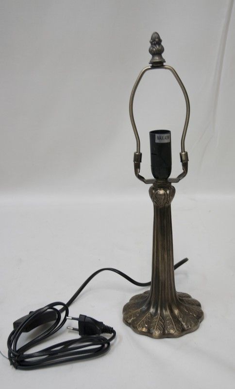 Small table lamp Tiffany shape base diameter 20cm Pedrera Series