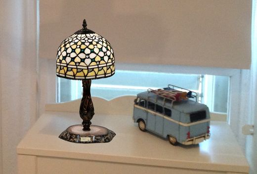 Candeeiro de mesa pequeno com base de ágata Abajur Tiffany diâmetro 20cm Série Queen de "Tiffan and light"