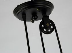 Go up and down with Ivintage black visor