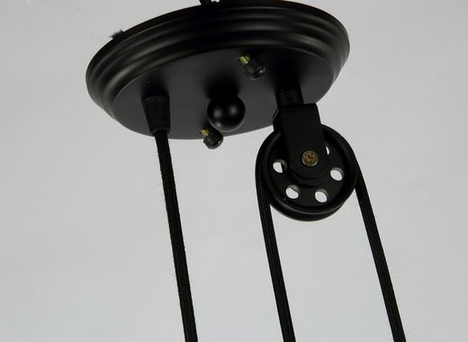 Go up and down with Ivintage black visor